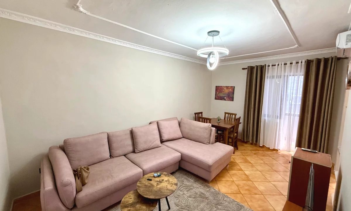 Shtepi me qera Apartament ne Tirane, 1+1, Mobilimi E mobiluar, Pagesa 50,000  Leke.