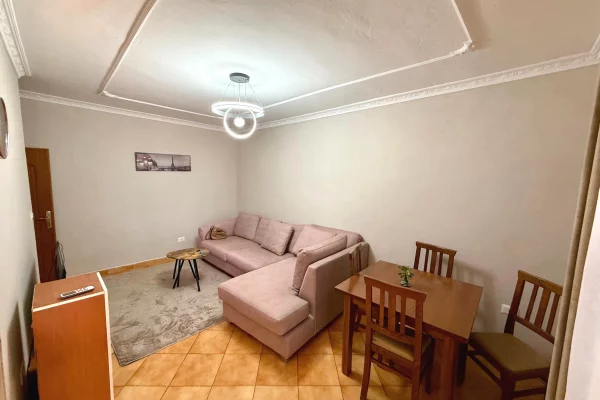 Shtepi me qera Apartament ne Tirane, 1+1, Mobilimi E mobiluar, Pagesa 50,000  Leke.