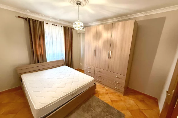 Shtepi me qera Apartament ne Tirane, 1+1, Mobilimi E mobiluar, Pagesa 50,000  Leke.