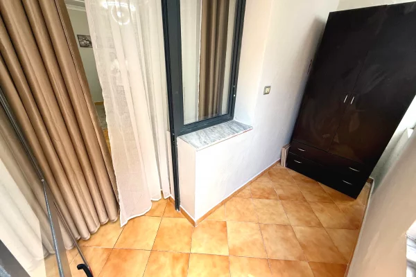 Shtepi me qera Apartament ne Tirane, 1+1, Mobilimi E mobiluar, Pagesa 50,000  Leke.
