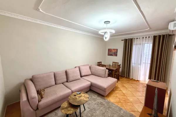 Shtepi me qera 1+1 ne Tirane - 50,000 Leke