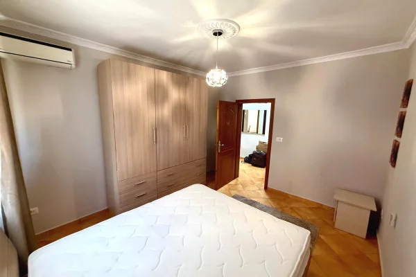 Shtepi me qera Apartament ne Tirane, 1+1, Mobilimi E mobiluar, Pagesa 50,000  Leke.