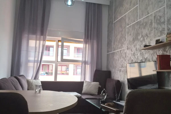 Shtepi me qera Apartament ne Tirane, 2+1, Mobilimi E mobiluar, Pagesa 50,000  Leke.