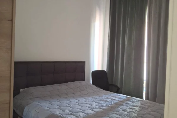 Shtepi me qera Apartament ne Tirane, 2+1, Mobilimi E mobiluar, Pagesa 50,000  Leke.
