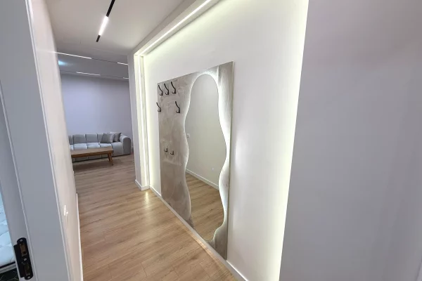 Shtepi ne shitje Apartament ne Tirane, 2+1, Mobilimi E mobiluar, Pagesa 17,300,000  Leke.