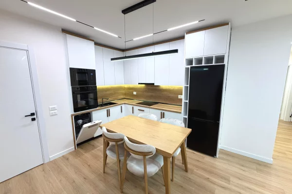 Shtepi ne shitje Apartament ne Tirane, 2+1, Mobilimi E mobiluar, Pagesa 17,300,000  Leke.