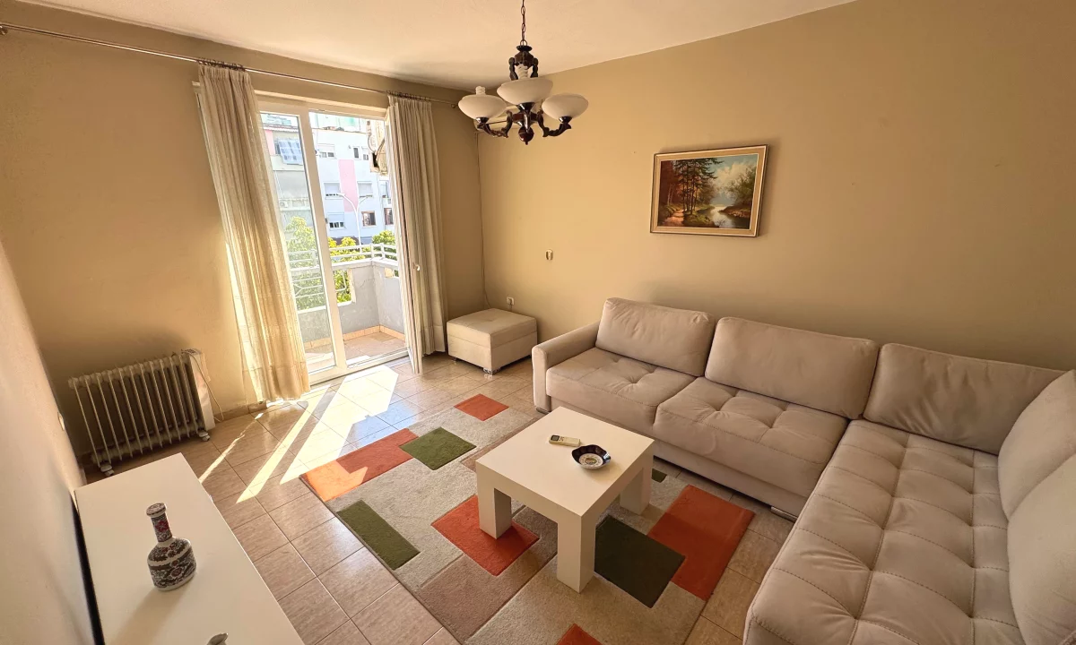 Shtepi ne shitje Apartament ne Tirane, 2+1, Mobilimi E mobiluar, Pagesa 158,000  Euro.