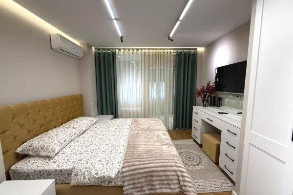Shtepi me qera Apartament ne Tirane, 1+1, Mobilimi E mobiluar, Pagesa 85,000  Leke.