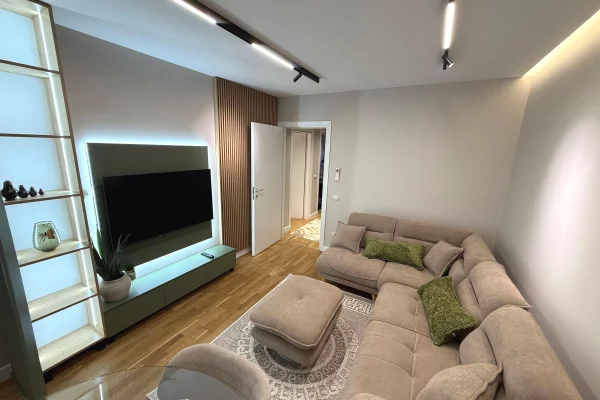 Shtepi me qera Apartament ne Tirane, 1+1, Mobilimi E mobiluar, Pagesa 85,000  Leke.