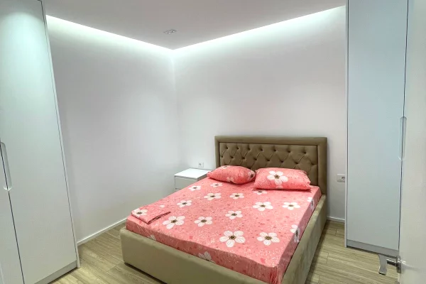 Shtepi me qera Apartament ne Tirane, 2+1, Mobilimi E mobiluar, Pagesa 700  Euro.