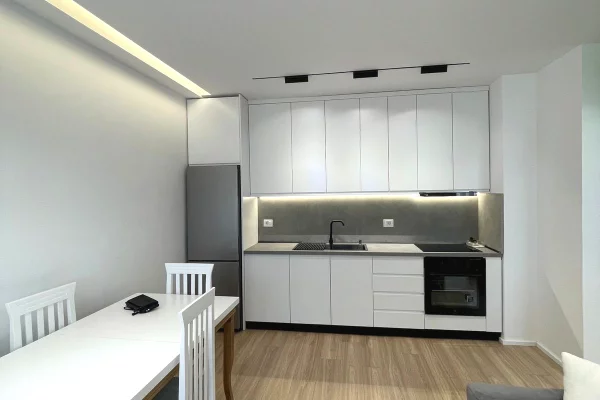 Shtepi me qera Apartament ne Tirane, 2+1, Mobilimi E mobiluar, Pagesa 700  Euro.