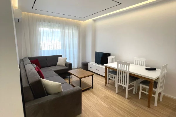 🏡 Jepet me qira 2+1 + Garazh  📍 Golden Park 3, përballë Spitalit Amerikan 3, cmimi 700 euro