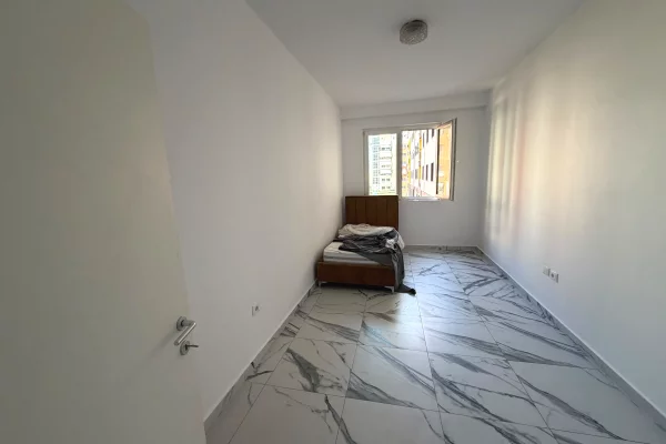 Shtepi me qera Apartament ne Tirane, 2+1, Mobilimi E mobiluar, Pagesa 50,000  Leke.