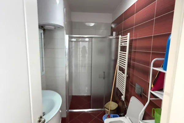 Shtepi me qera Apartament ne Tirane, 1+1, Mobilimi E mobiluar, Pagesa 450  Euro.