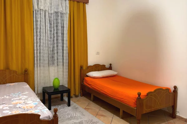 Shtepi me qera Apartament ne Tirane, 2+1, Mobilimi E mobiluar, Pagesa 40,000  Leke.