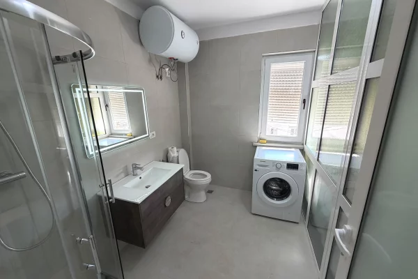 Shtepi me qera Apartament ne Tirane, 2+1, Mobilimi E mobiluar, Pagesa 500  Euro.
