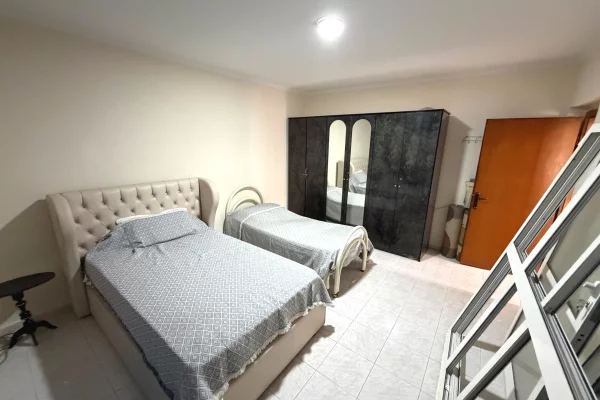Shtepi me qera Apartament ne Tirane, 2+1, Mobilimi E mobiluar, Pagesa 500  Euro.
