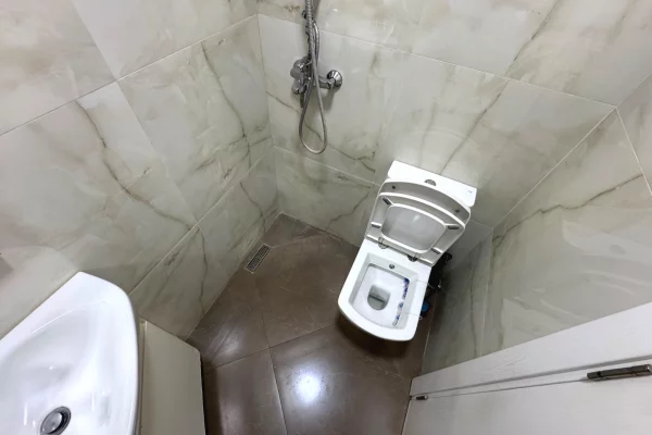 Shtepi me qera Apartament ne Tirane, Garsoniere, Mobilimi E mobiluar, Pagesa 55,000  Leke.