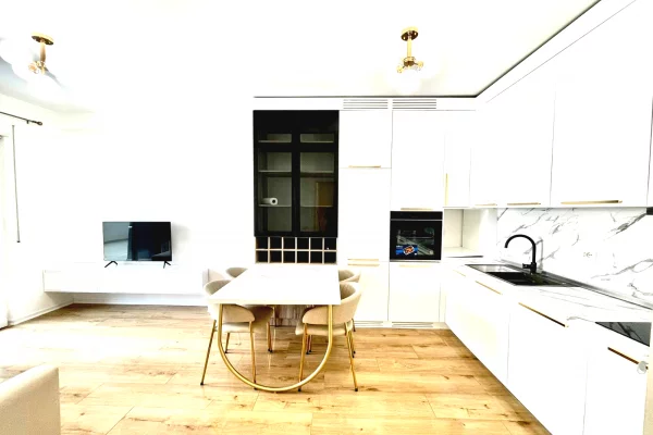 Shtepi me qera Apartament ne Tirane, 1+1, Mobilimi E mobiluar, Pagesa 500  Euro.