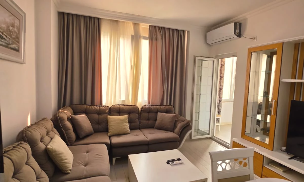 Shtepi ne shitje Apartament ne Tirane, 1+1, Mobilimi E mobiluar, Pagesa 12,700,000  Leke.