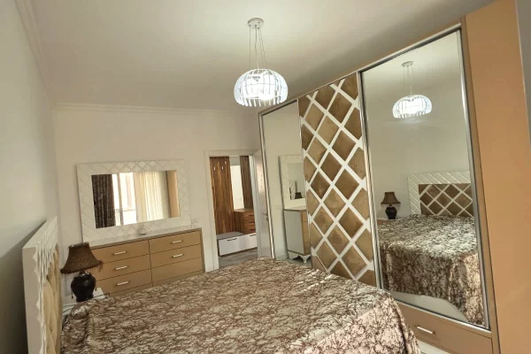 Shtepi ne shitje Apartament ne Tirane, 1+1, Mobilimi E mobiluar, Pagesa 12,700,000  Leke.