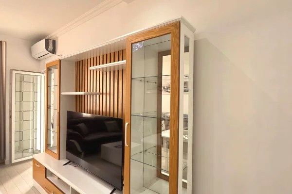 Shtepi ne shitje Apartament ne Tirane, 1+1, Mobilimi E mobiluar, Pagesa 12,700,000  Leke.