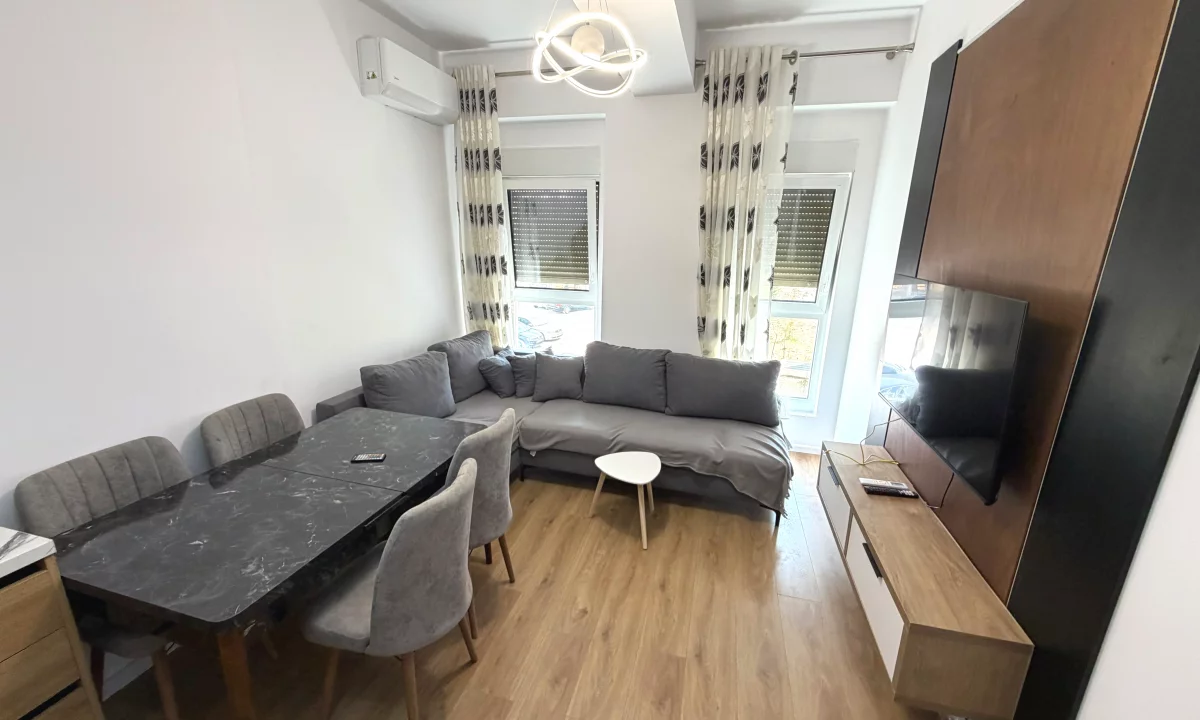 Shtepi me qera Apartament ne Tirane, 1+1, Mobilimi E mobiluar, Pagesa 40,000  Leke.