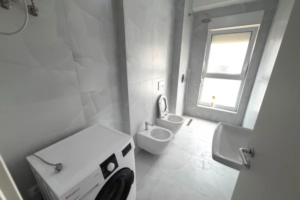 Shtepi me qera Apartament ne Tirane, 1+1, Mobilimi E mobiluar, Pagesa 40,000  Leke.