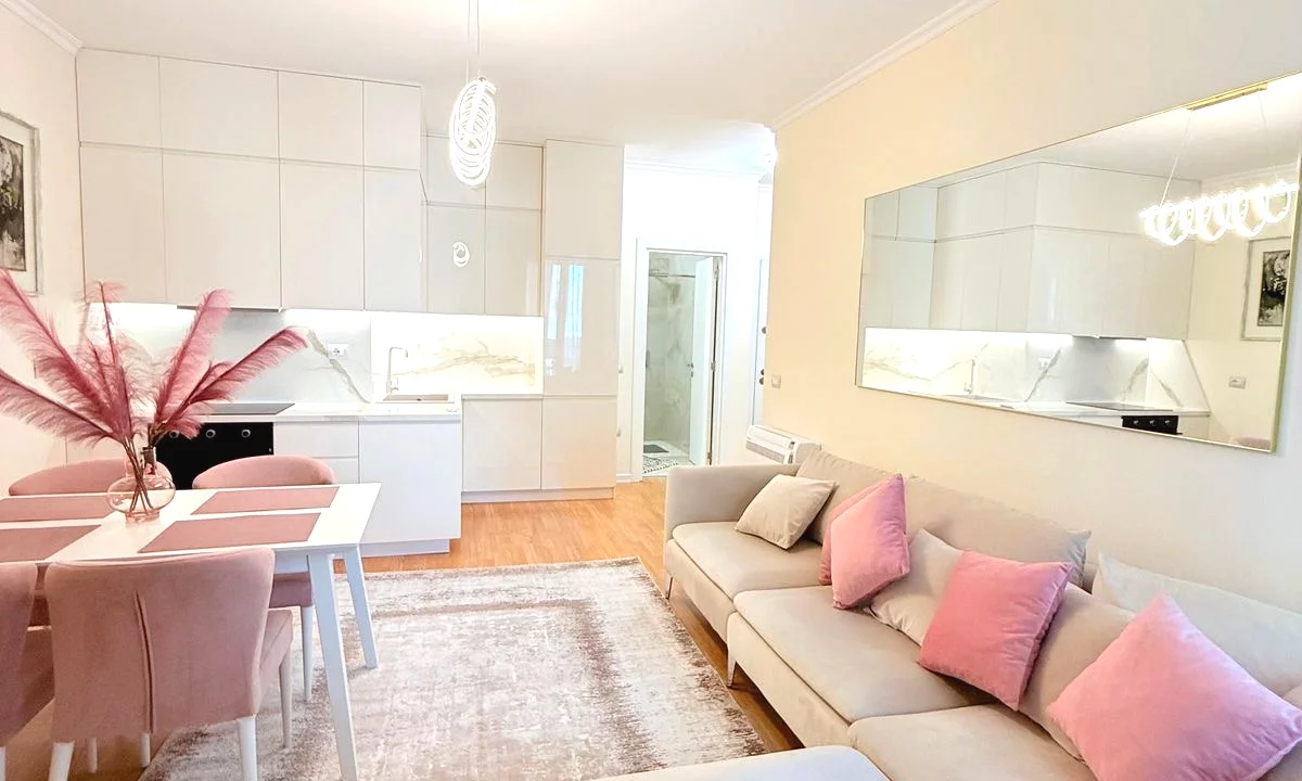 Shtepi me qera Apartament ne Tirane, 2+1, Mobilimi E mobiluar, Pagesa 1,200  Euro.