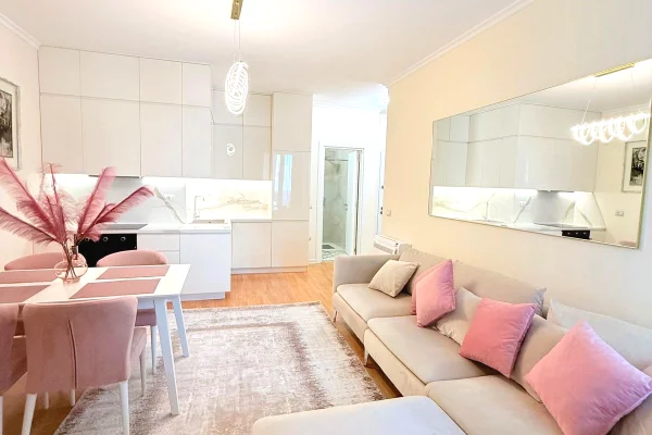 Shtepi me qera 2+1 ne Tirane - 1,200 Euro