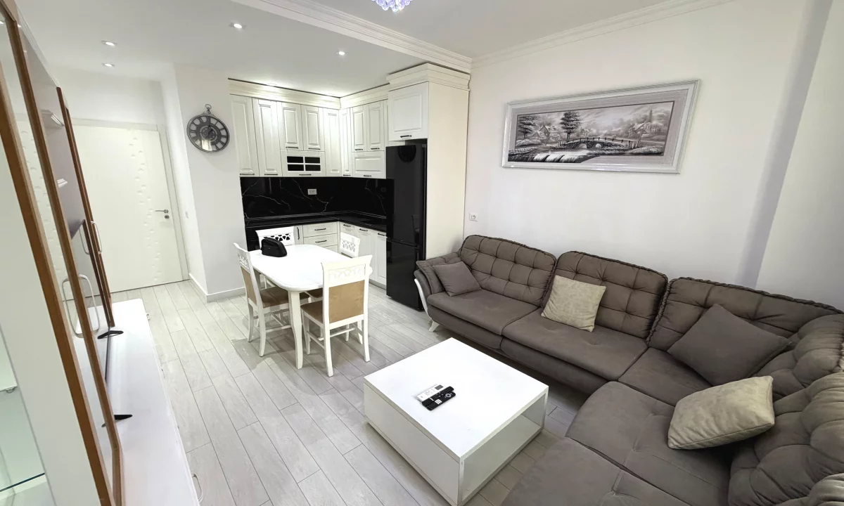 Shtepi me qera Apartament ne Tirane, 1+1, Mobilimi E mobiluar, Pagesa 500  Euro.