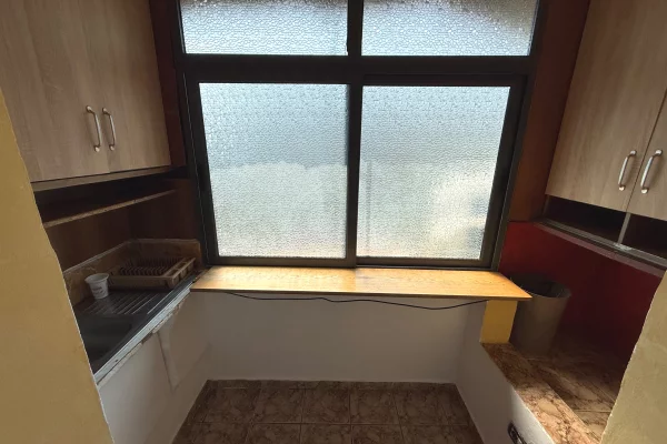Shtepi me qera Apartament ne Tirane, 2+1, Mobilimi E mobiluar, Pagesa 60,000  Leke.