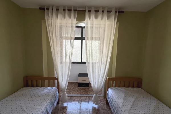 Shtepi me qera Apartament ne Tirane, 2+1, Mobilimi E mobiluar, Pagesa 60,000  Leke.