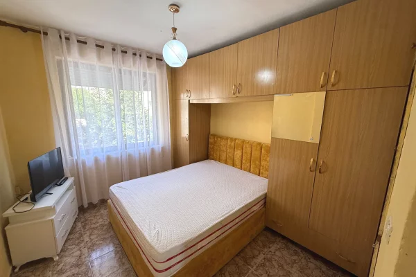 Shtepi me qera Apartament ne Tirane, 2+1, Mobilimi E mobiluar, Pagesa 60,000  Leke.
