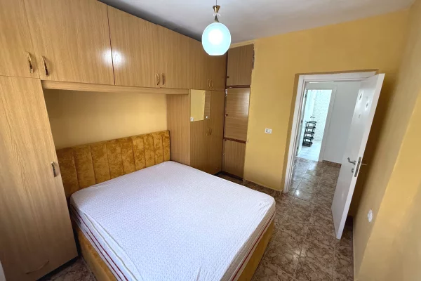 Shtepi me qera Apartament ne Tirane, 2+1, Mobilimi E mobiluar, Pagesa 60,000  Leke.