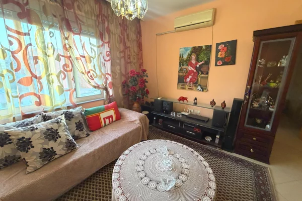 Shtepi me qera Apartament ne Tirane, 1+1, Mobilimi E mobiluar, Pagesa 45,000  Leke.