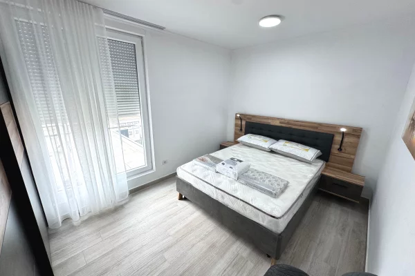 Shtepi me qera Apartament ne Tirane, 2+1, Mobilimi E mobiluar, Pagesa 70,000  Leke.