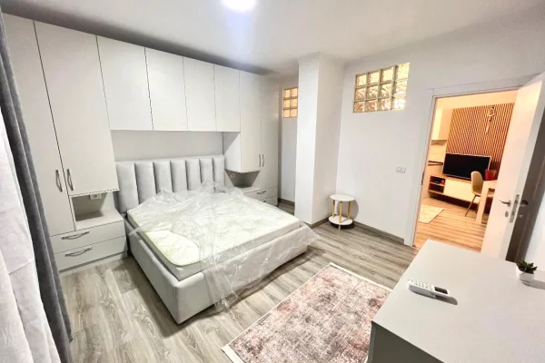 Shtepi me qera Apartament ne Tirane, 1+1, Mobilimi E mobiluar, Pagesa 60,000  Leke.
