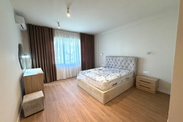 🏡 Apartament 2+1 me qira – Liqeni i Thatë, pranë Radisson Cmimi 80.000 leke