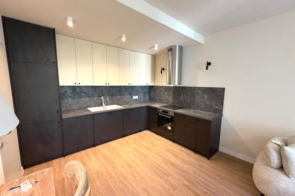 Shtepi me qera Apartament ne Tirane, 2+1, Mobilimi E mobiluar, Pagesa 80,000  Leke.