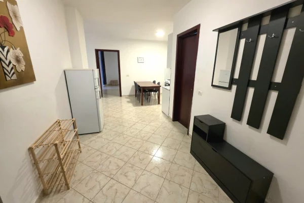 Shtepi me qera Apartament ne Tirane, 2+1, Mobilimi E mobiluar, Pagesa 45,000  Leke.