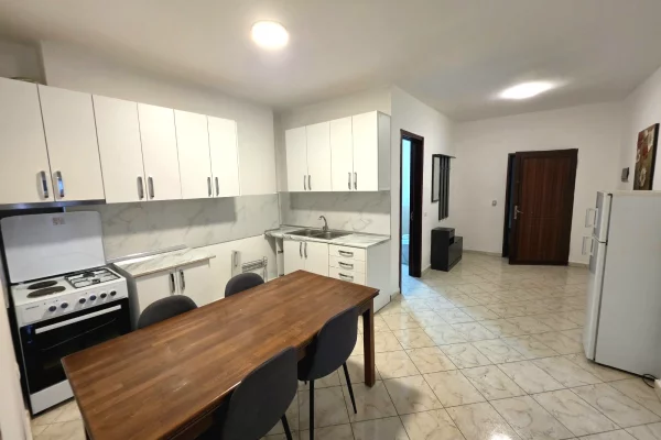 Shtepi me qera Apartament ne Tirane, 2+1, Mobilimi E mobiluar, Pagesa 45,000  Leke.