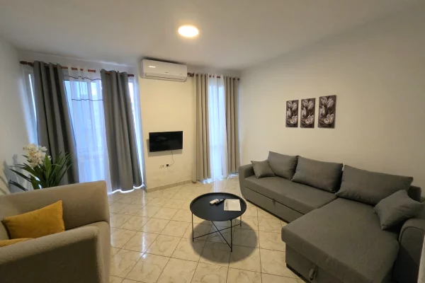 Shtepi me qera Apartament ne Tirane, 2+1, Mobilimi E mobiluar, Pagesa 45,000  Leke.