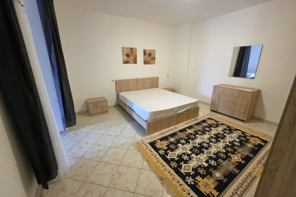 Shtepi me qera Apartament ne Tirane, 2+1, Mobilimi E mobiluar, Pagesa 45,000  Leke.
