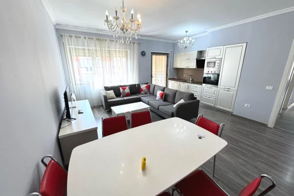 Shtepi me qera Apartament ne Tirane, 3+1, Mobilimi E mobiluar, Pagesa 1,000  Euro.
