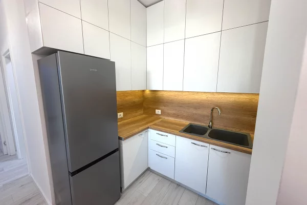 Shtepi me qera Apartament ne Tirane, 2+1, Mobilimi E mobiluar, Pagesa 65,000  Leke.