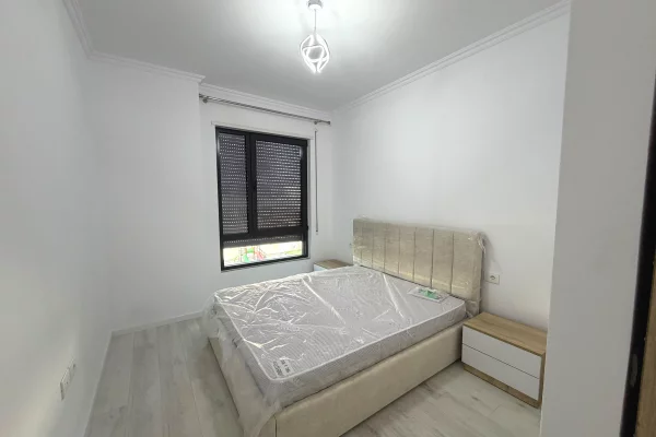 Shtepi me qera Apartament ne Tirane, 2+1, Mobilimi E mobiluar, Pagesa 65,000  Leke.