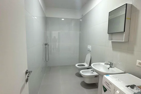 Shtepi me qera Apartament ne Tirane, 1+1, Mobilimi E mobiluar, Pagesa 35,000  Leke.