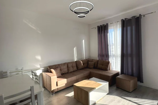 Shtepi me qera 1+1 ne Tirane - 35,000 Leke