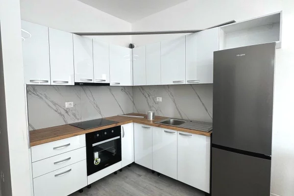 Shtepi me qera Apartament ne Tirane, 1+1, Mobilimi E mobiluar, Pagesa 35,000  Leke.